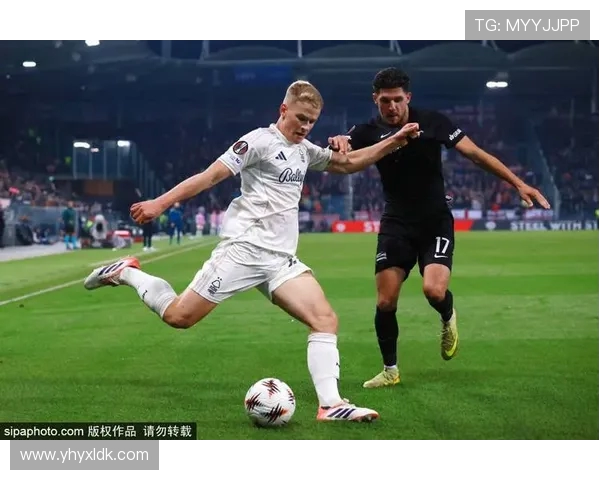 诺丁汉森林三分钟神奇逆转 阿马德世界波难救主曼联客场憾平